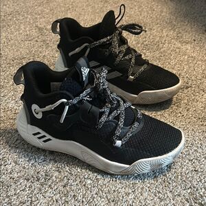 Boys adidas hoops BASKETBALL sneakers sz  2 HARDEN STEP BACK 3